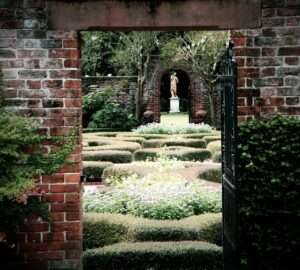 gate, gateway, opening, entrance, open, access, entry, architecture, garden, vista, passage, enter, nature, brick wall, statue, doorway, opened, unlocked