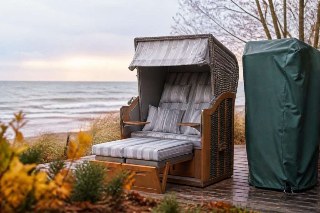 Strandkorb kaufen und richtig überwintern: Was Holz, Geflecht und Polster wirklich brauchen